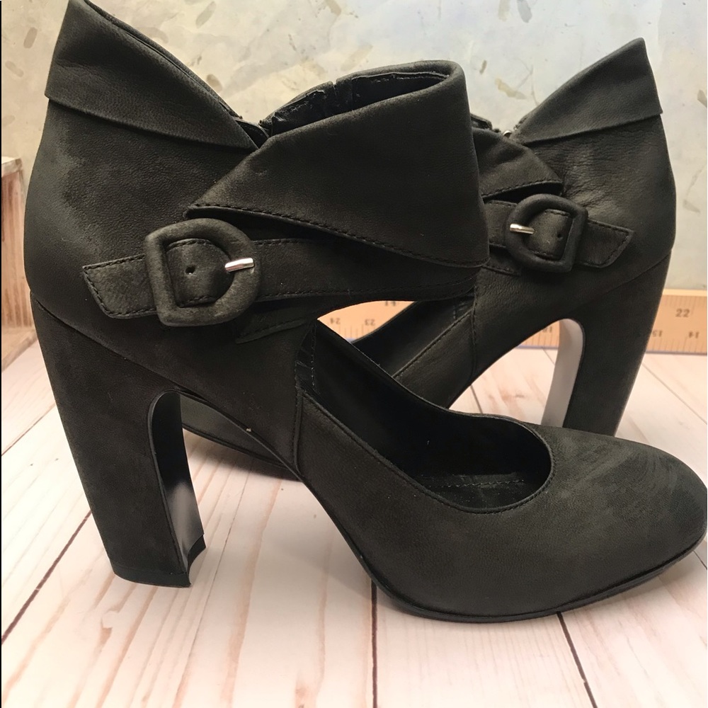 B. Makowsky booties